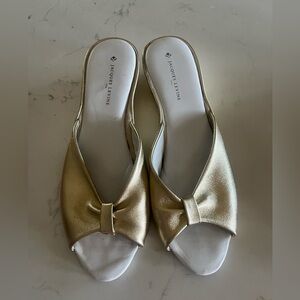 Jacques Levine Vintage Designer Leather Wedge Open Toe Gold Slippers